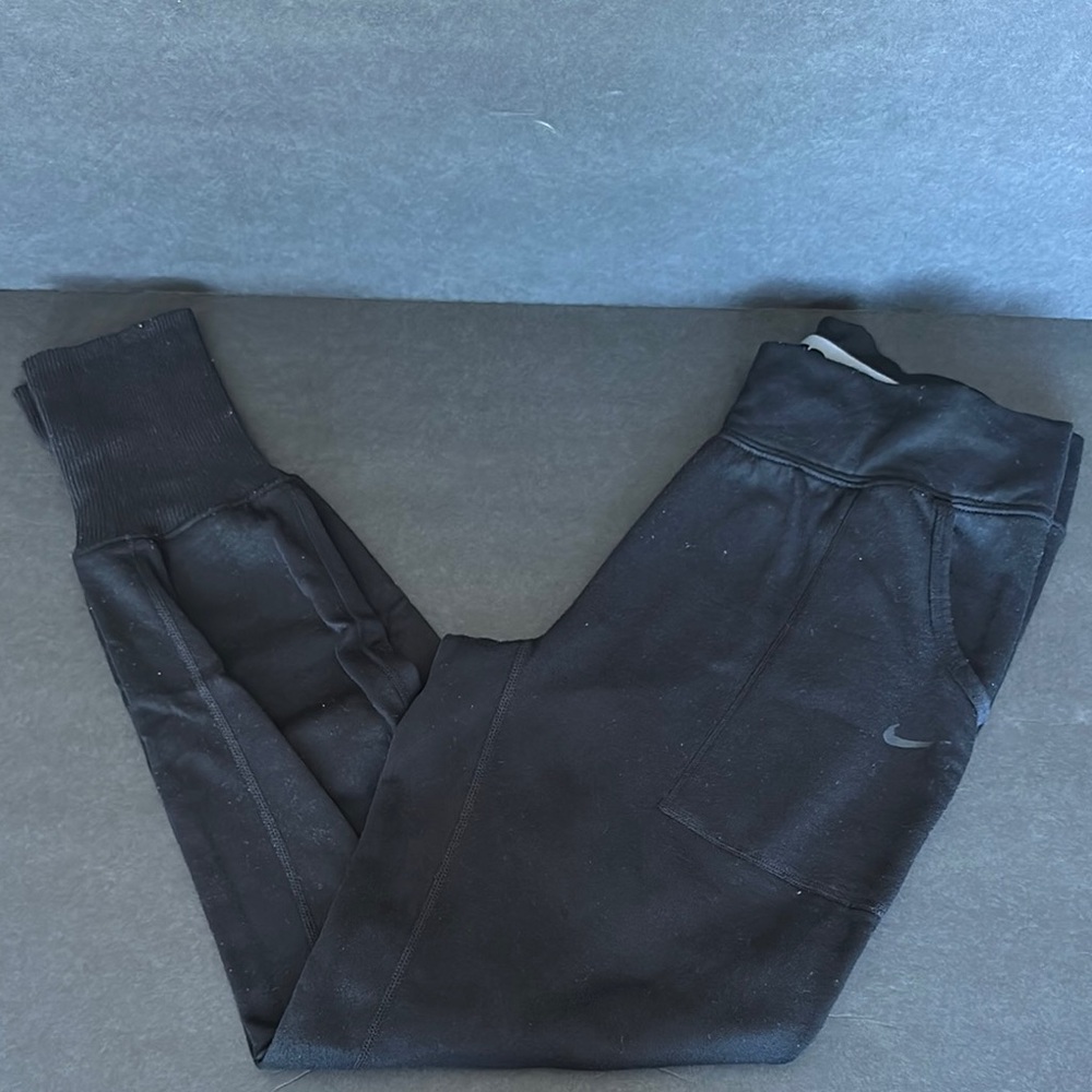 Nike Women’s Black Joggers - Picture 2 of 4